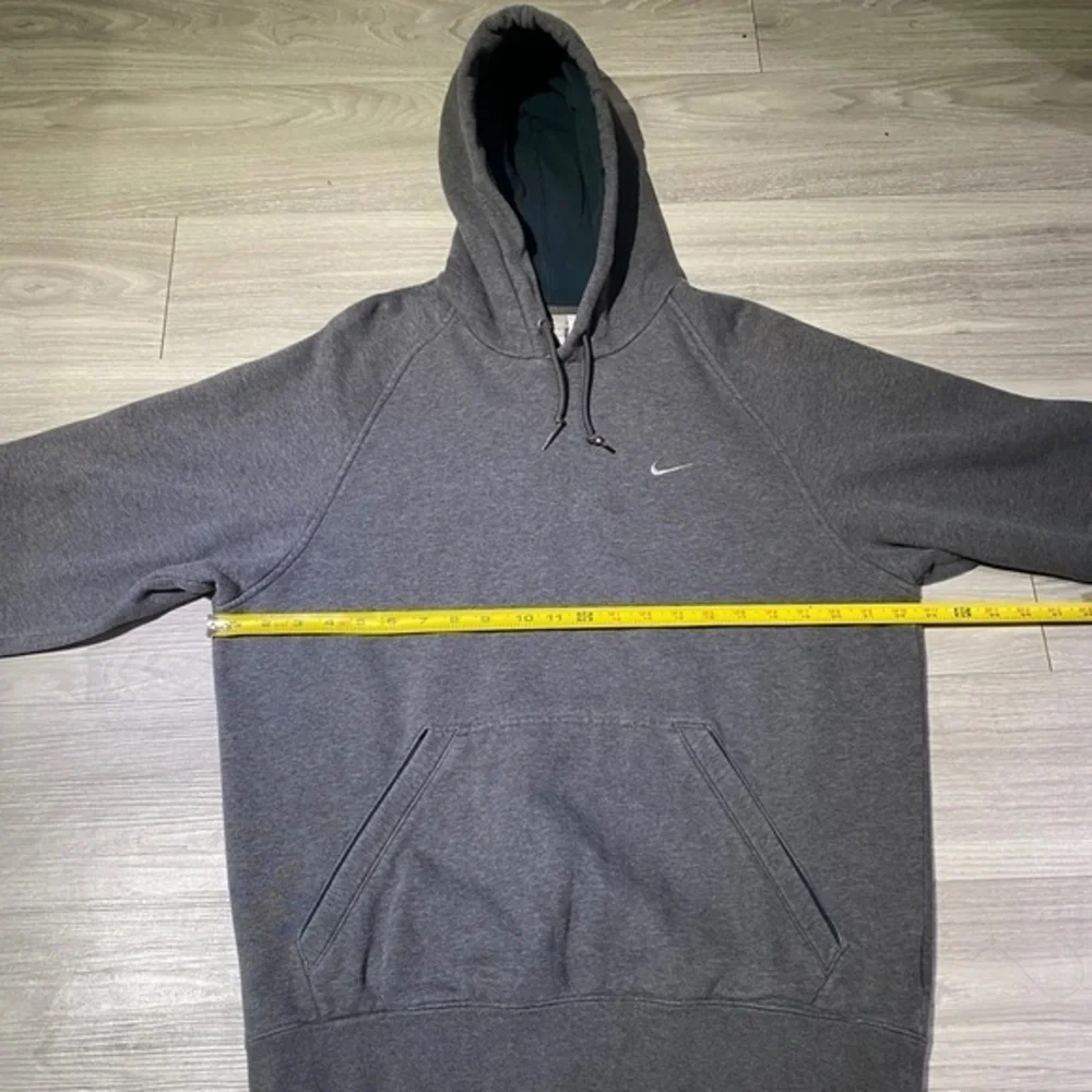 Vintage Y2K Nike Mini Swoosh Pullover Hoodie Size M Gray cropped faded Men's Tra